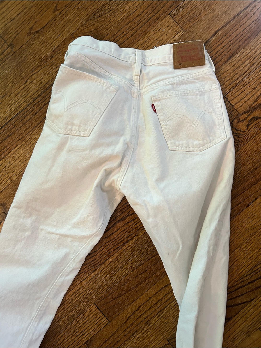 Levi's White High-Rise Straight Leg Jeans - Picture 5 of 5